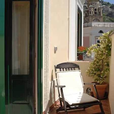 Old Square & , 73 Steps From The Street Affittacamere 4*