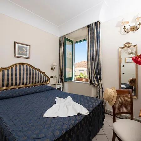 Old Square & , 73 Steps From The Street 4* Amalfi