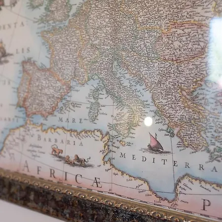 Old Square & , 73 Steps From The Street Affittacamere