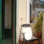 Old Square & , 73 Steps From The Street Guest house 4*