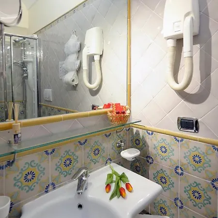 Old Square & , 73 Steps From The Street Πανσιόν