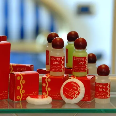 Pensión Old Square & , 73 Steps From The Street