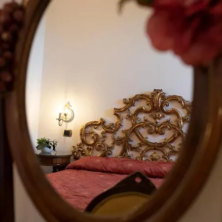 Old Square & , 73 Steps From The Street 4* Amalfi