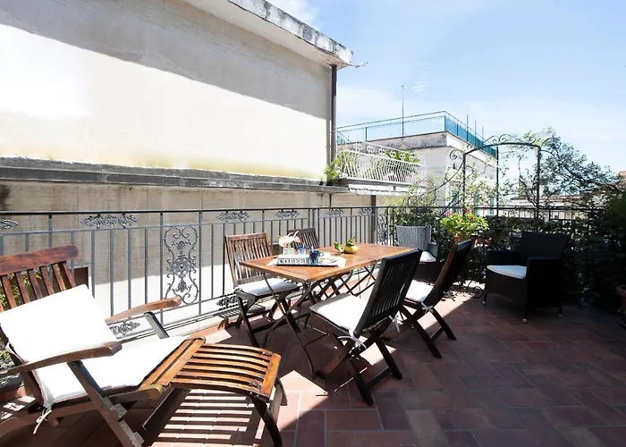 Old Square & , 73 Steps From The Street Affittacamere 4*