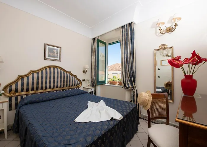 Old Square & , 73 Steps From The Street 4* Amalfi