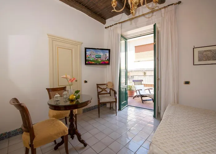 Old Square & , 73 Steps From The Street 4* أمالفي