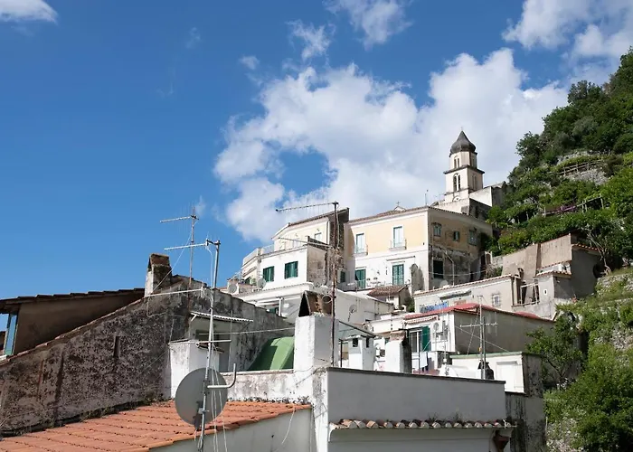 Casa de hóspedes Old Square & , 73 Steps From The Street 4*