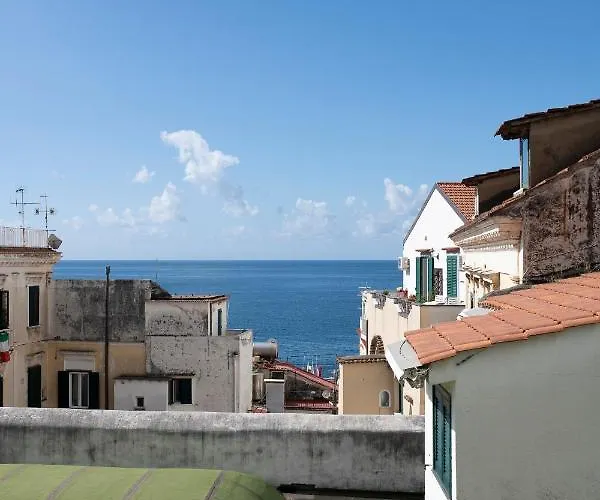 Old Square & , 73 Steps From The Street 4*