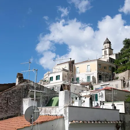 Πανσιόν Old Square & , 73 Steps From The Street 4*
