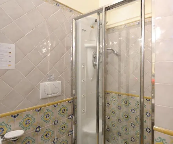 Old Square & , 73 Steps From The Street Gæstehus 4*