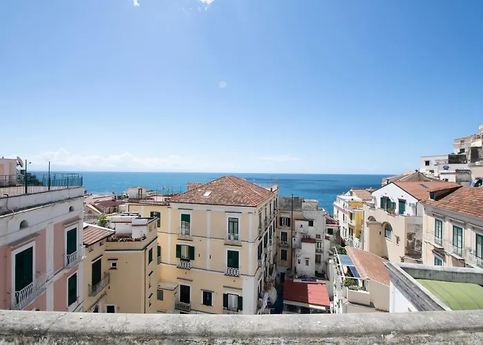 Πανσιόν Old Square & , 73 Steps From The Street 4*